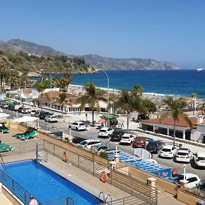 https://apartamentos-nerja-bahia.hotelsinnerja.org